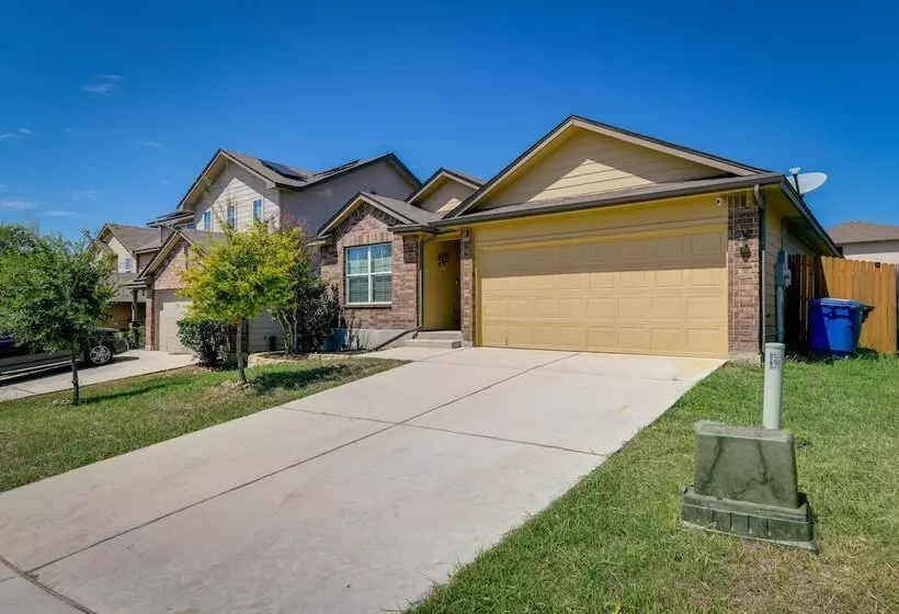 Beautiful San Antonio Home W/ 75 Tv & King Bed