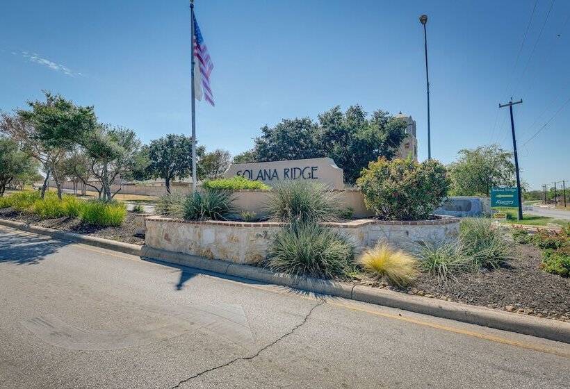 Beautiful San Antonio Home W/ 75 Tv & King Bed