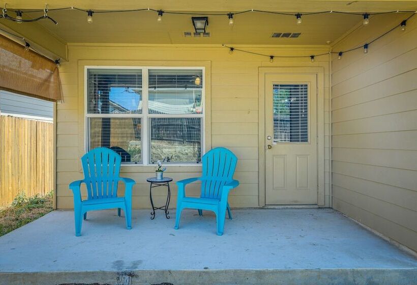 Beautiful San Antonio Home W/ 75 Tv & King Bed