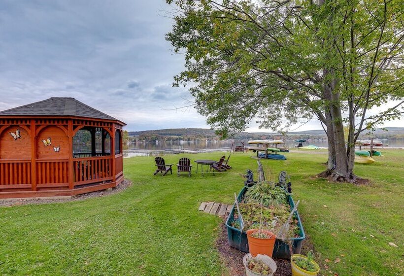 Bradford Lake House W/ Dock: Near Wineries!