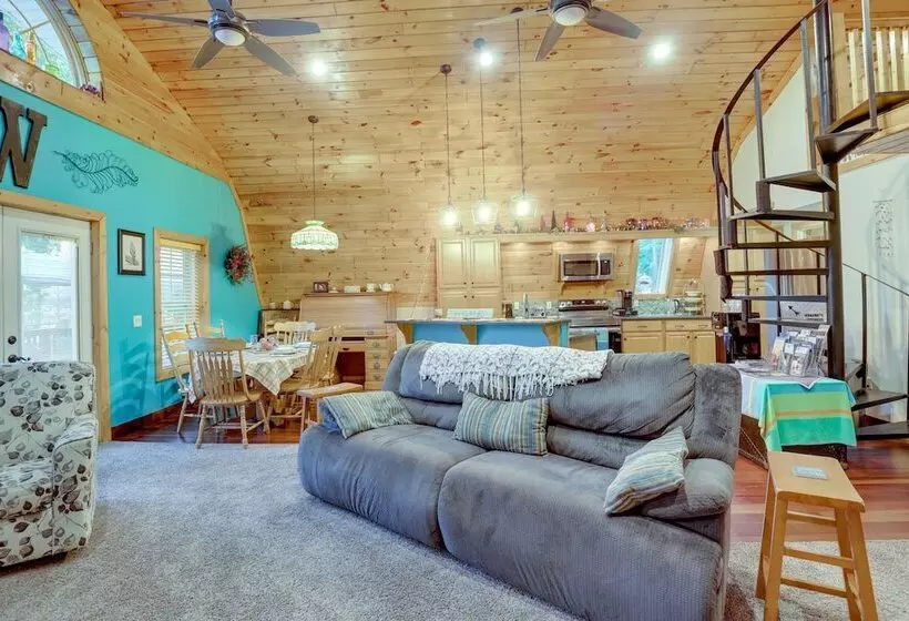 Bradford Lake House W/ Dock: Near Wineries!
