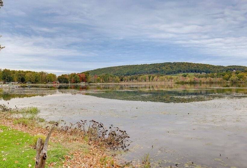 Bradford Lake House W/ Dock: Near Wineries!