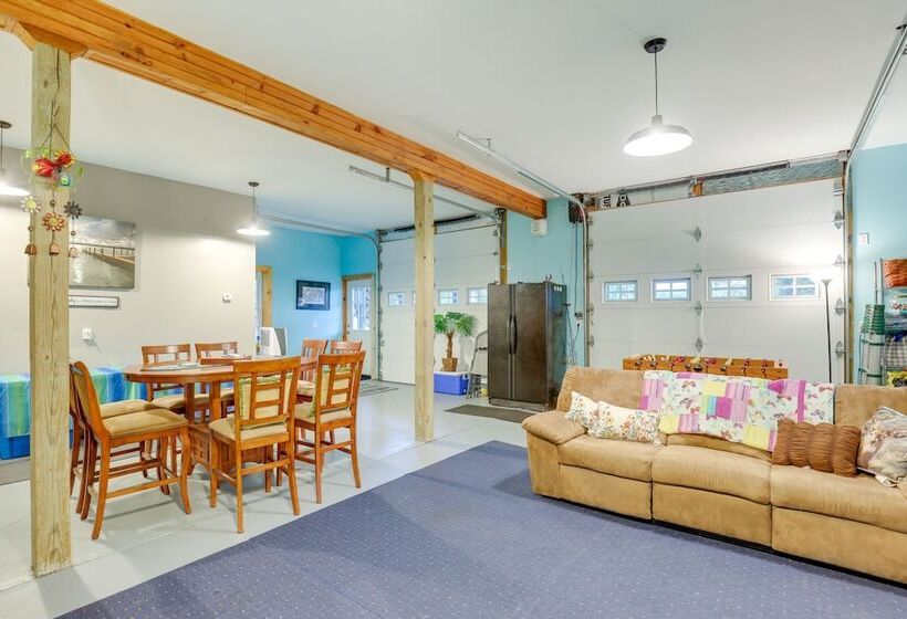 Bradford Lake House W/ Dock: Near Wineries!