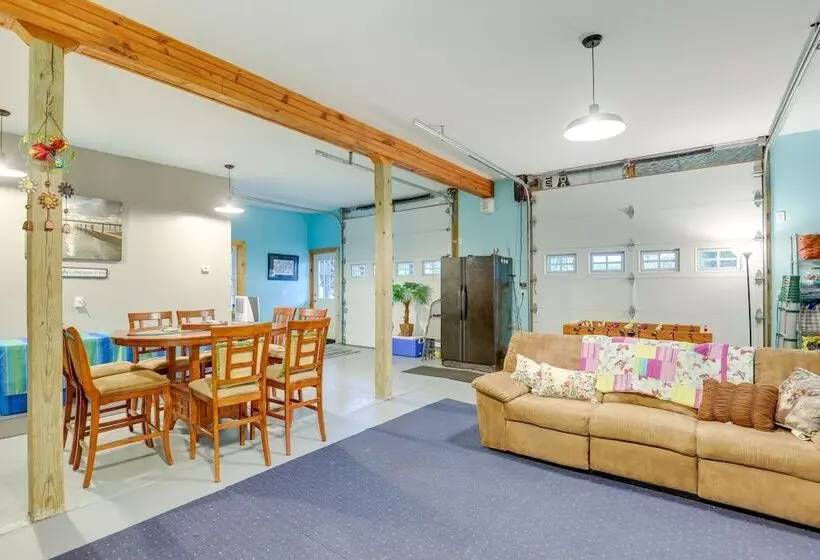 Bradford Lake House W/ Dock: Near Wineries!