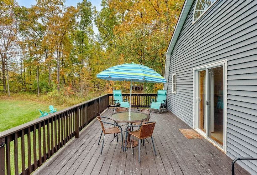 Bradford Lake House W/ Dock: Near Wineries!