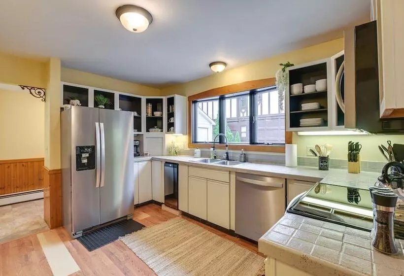 Charming Bangor Home W/ Deck < 1 Mi To Downtown