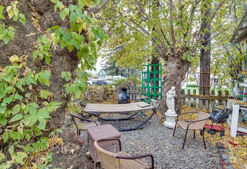 Charming Ellensburg Cottage W/ Private Outdoor Bar