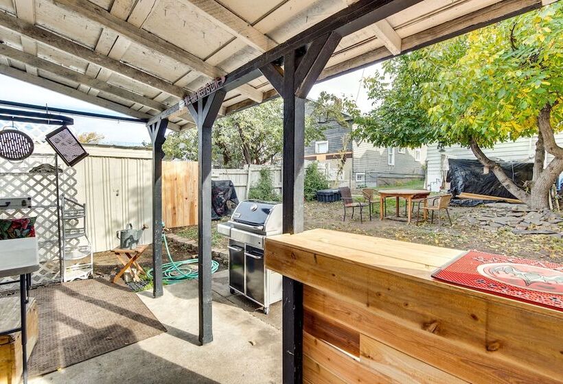 Charming Ellensburg Cottage W/ Private Outdoor Bar