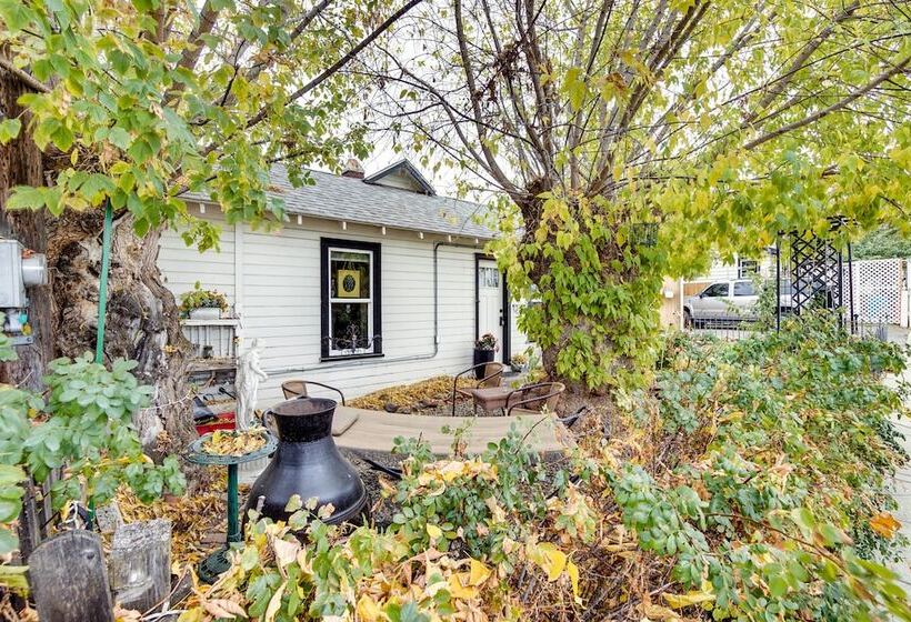 Charming Ellensburg Cottage W/ Private Outdoor Bar