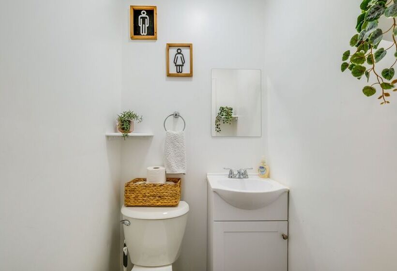 Charming Roanoke Vacation Home 1 Mi To Downtown!