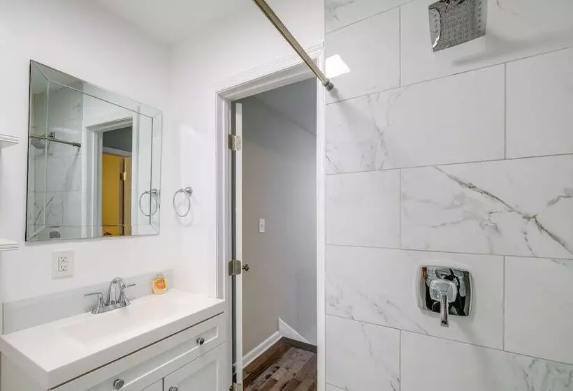 Charming Roanoke Vacation Home   1 Mi To Downtown!