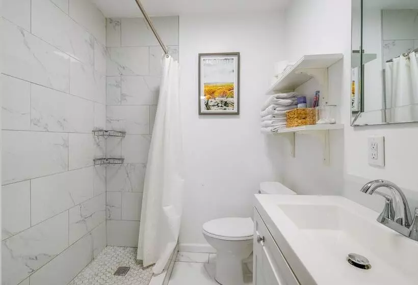 Charming Roanoke Vacation Home   1 Mi To Downtown!
