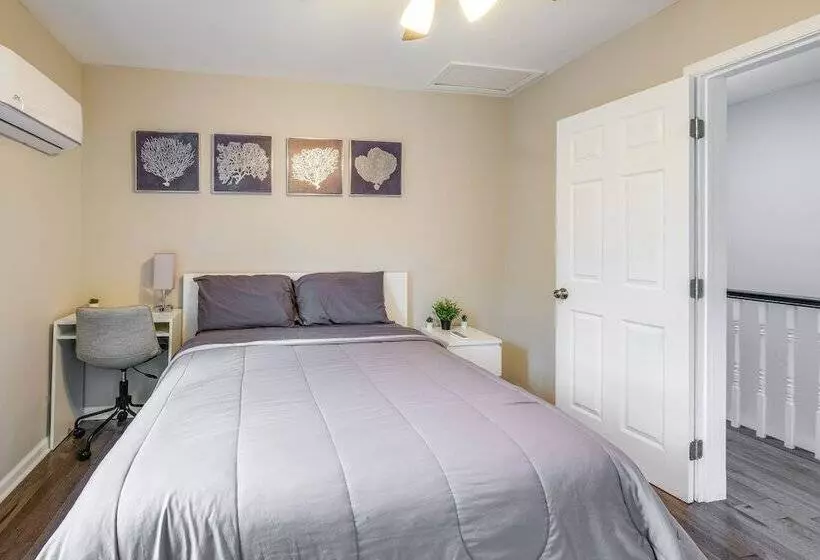 Charming Roanoke Vacation Home   1 Mi To Downtown!