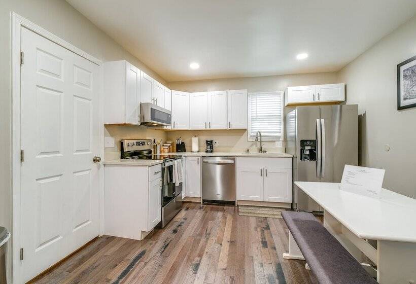 Charming Roanoke Vacation Home 1 Mi To Downtown!