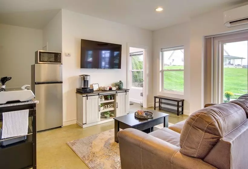 Chic & Modern Snohomish Hideaway On A Working Farm