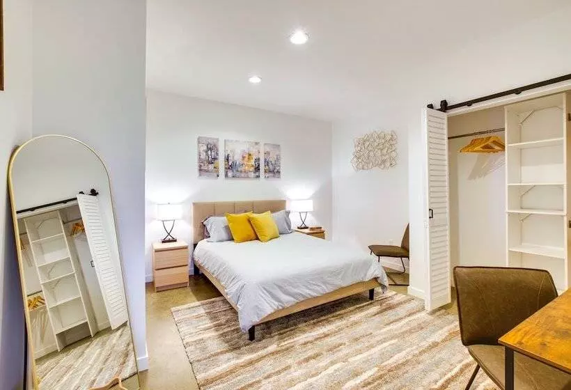 Chic & Modern Snohomish Hideaway On A Working Farm