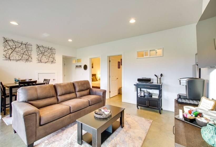 Chic & Modern Snohomish Hideaway On A Working Farm