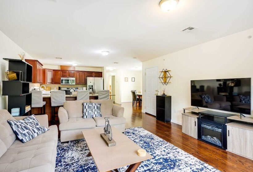 Chic Centrally Located Newark Home W/ Shared Yard!