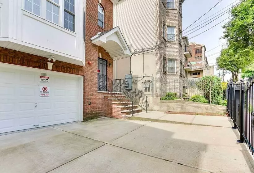 Chic Centrally Located Newark Home W/ Shared Yard!