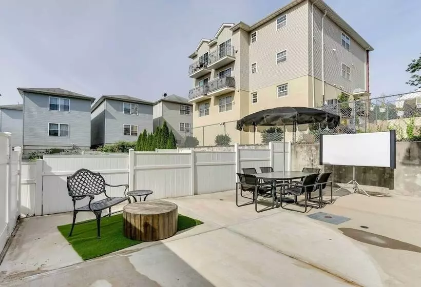 Chic Centrally Located Newark Home W/ Shared Yard!