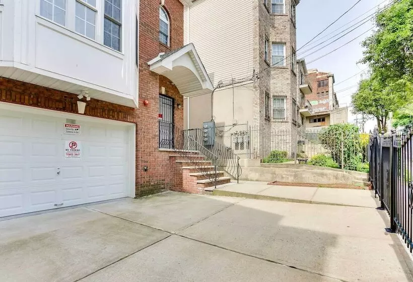 Chic Centrally Located Newark Home W/ Shared Yard!