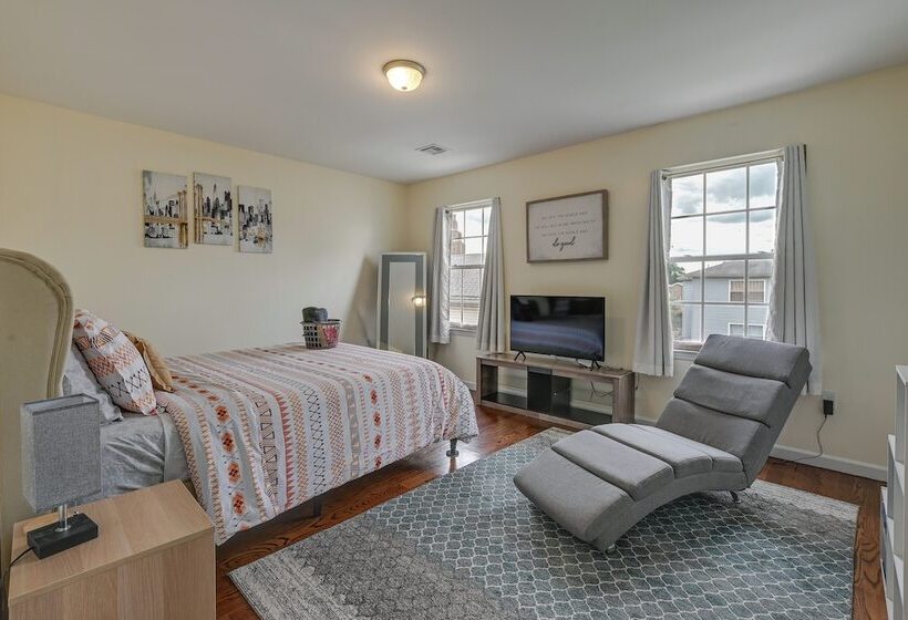 Chic Centrally Located Newark Home W/ Shared Yard!