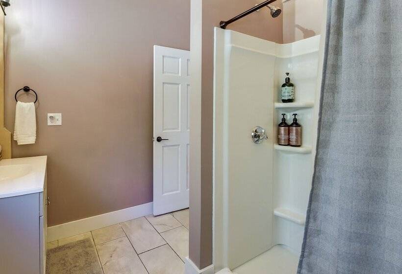 Cozy Camden Cottage W/ Fire Pit & Trail Access