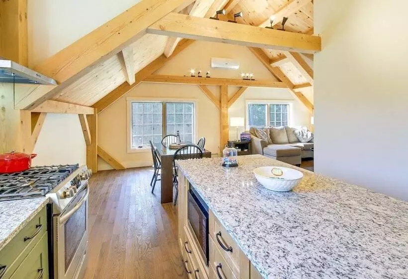 Cozy Camden Cottage W/ Fire Pit & Trail Access