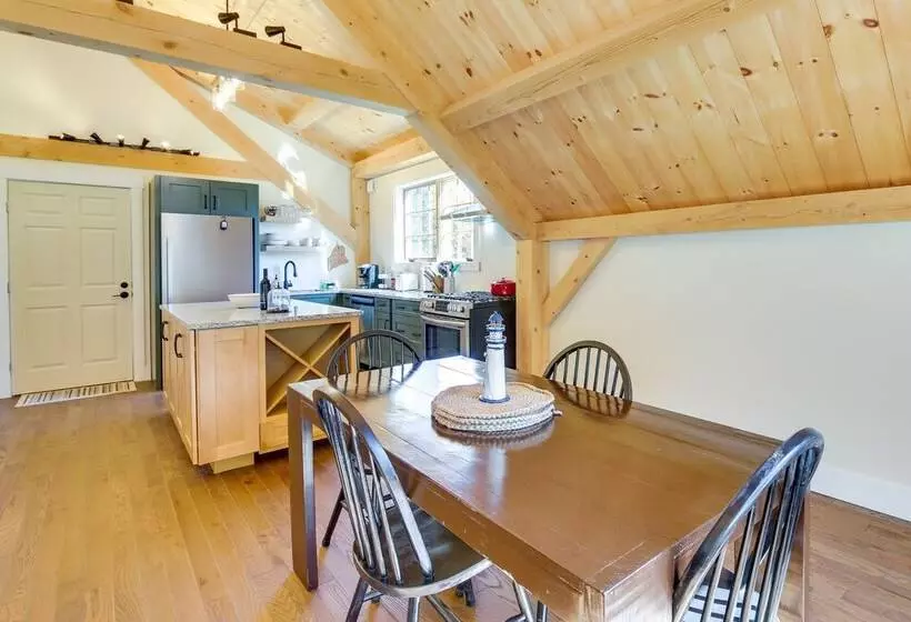 Cozy Camden Cottage W/ Fire Pit & Trail Access