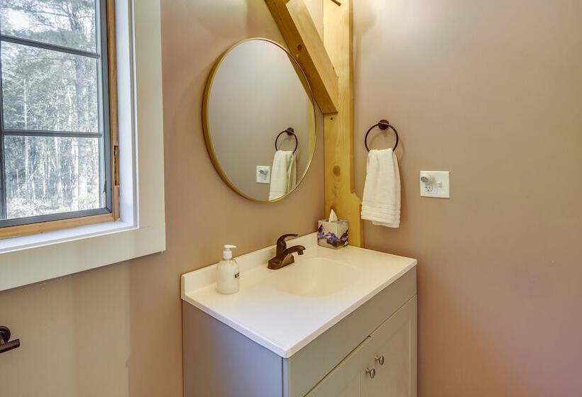 Cozy Camden Cottage W/ Fire Pit & Trail Access