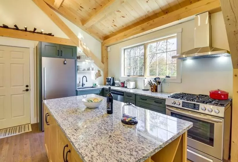 Cozy Camden Cottage W/ Fire Pit & Trail Access