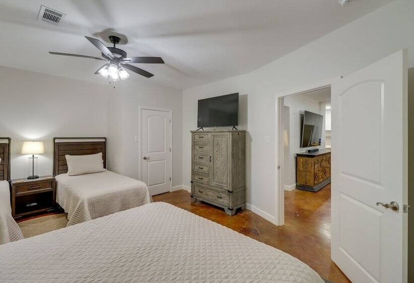 Luxury Lakefront Retreat W/ Deck & Patio!