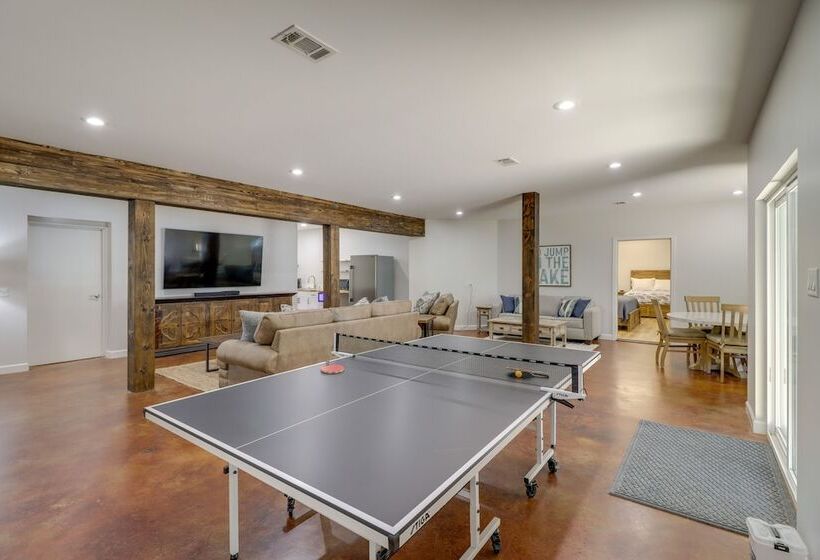 Luxury Lakefront Retreat W/ Deck & Patio!