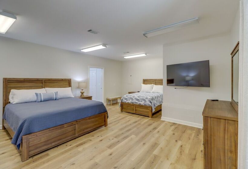 Luxury Lakefront Retreat W/ Deck & Patio!