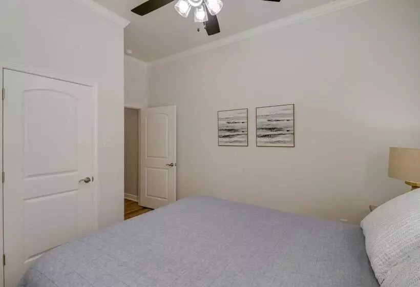 Luxury Lakefront Retreat W/ Deck & Patio!