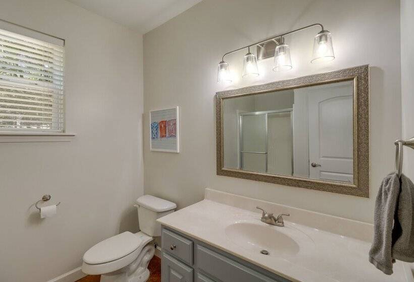 Luxury Lakefront Retreat W/ Deck & Patio!