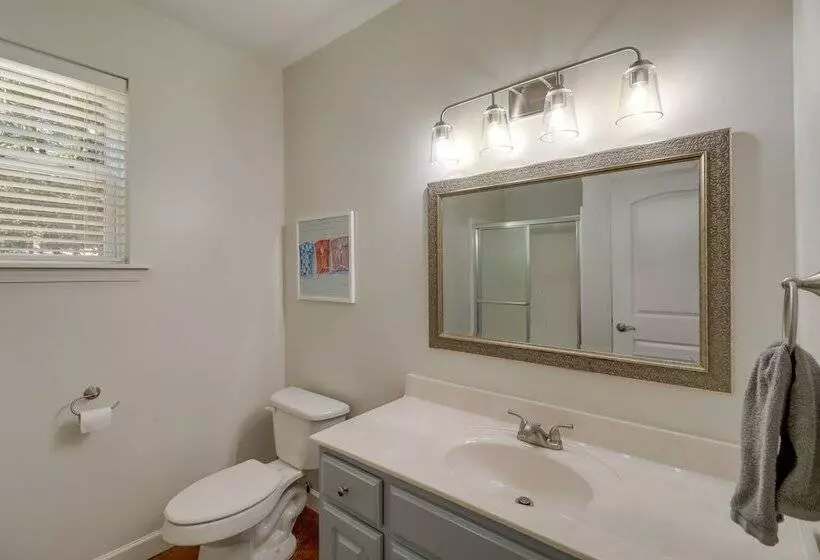 Luxury Lakefront Retreat W/ Deck & Patio!