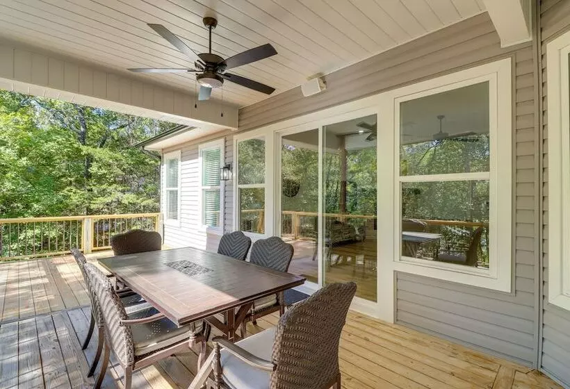 Luxury Lakefront Retreat W/ Deck & Patio!