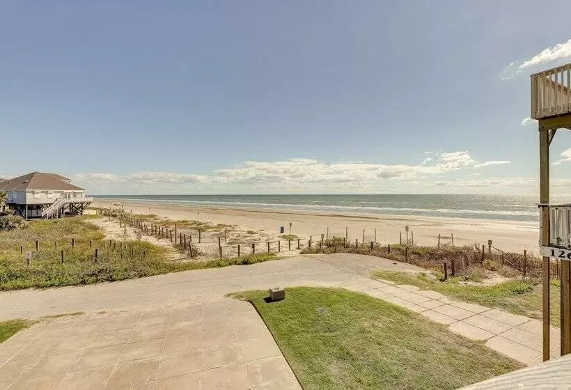 Galveston Home W/ Outdoor Shower: Steps To Beach!