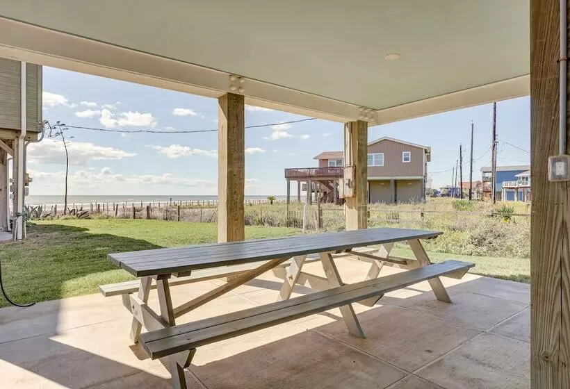 Galveston Home W/ Outdoor Shower: Steps To Beach!
