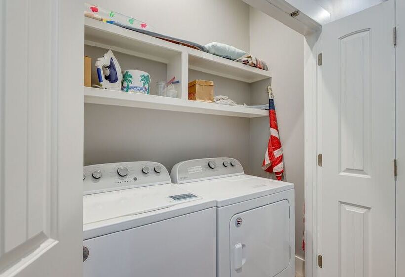 Galveston Home W/ Outdoor Shower: Steps To Beach!