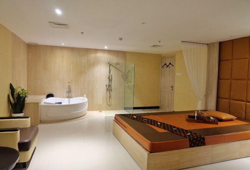 Grand Swiss Belhotel Darmo