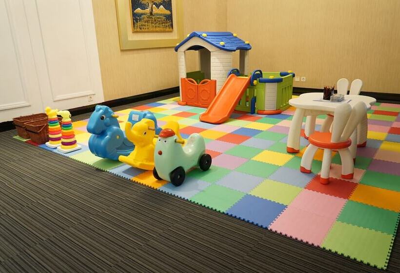 Grand Swiss Belhotel Darmo