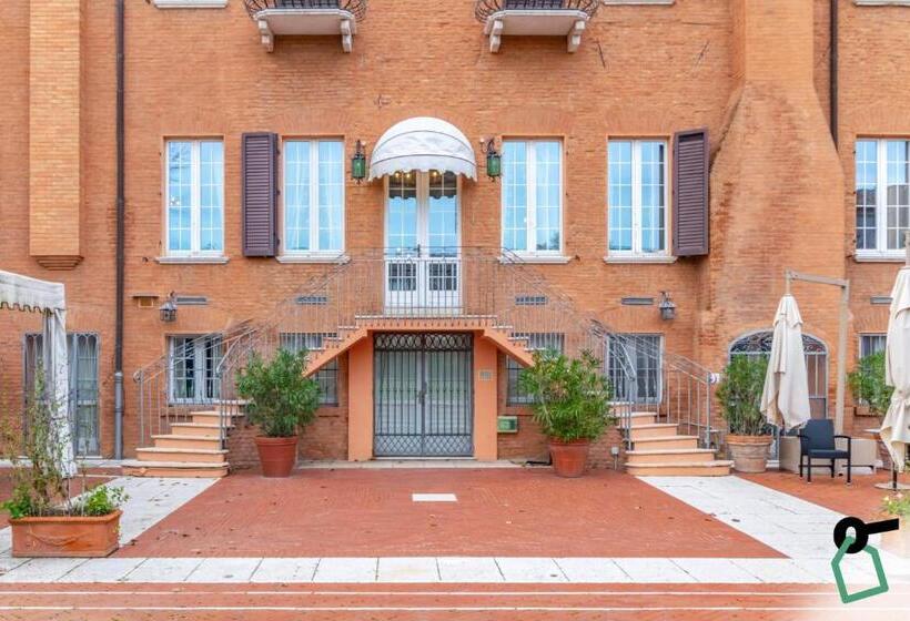 مسافرخانه Hotiday Room Collection Ferrara