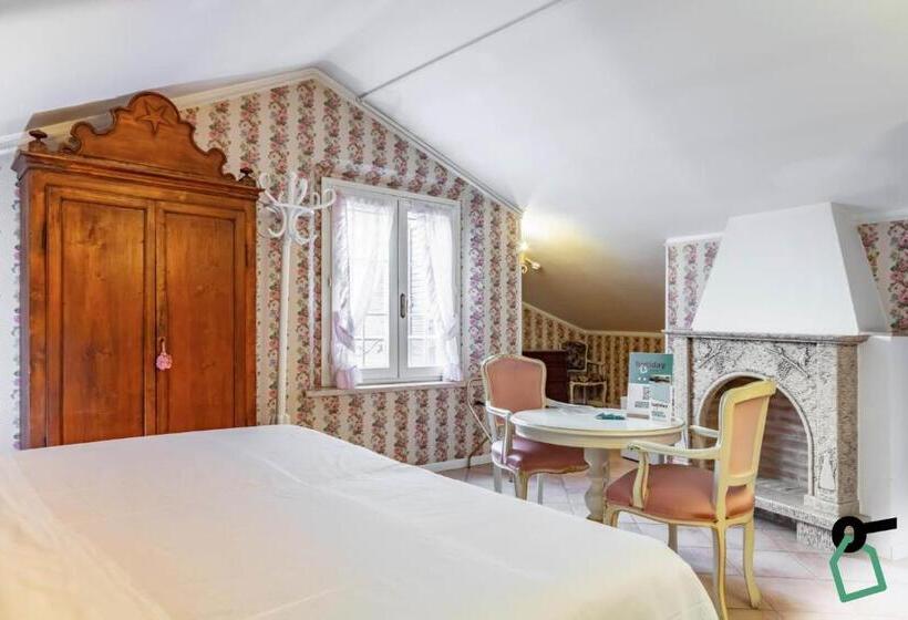 مسافرخانه Hotiday Room Collection Ferrara