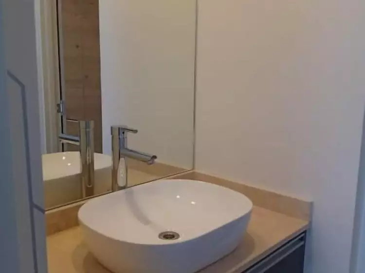 هتل Be Haus Temporary Apartments