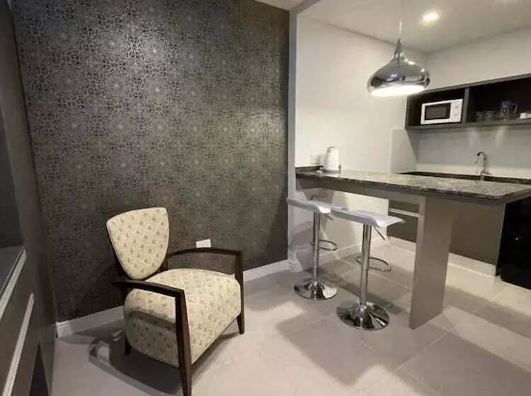 هتل Be Haus Temporary Apartments