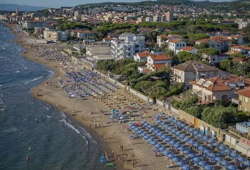 ホテル L Etrusco   San Vincenzo