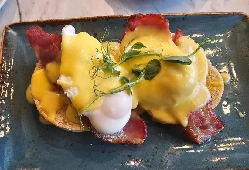 هتل The Royal Bar & Shaker