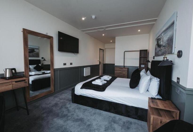 בית מלון כפרי The Royal Bar & Shaker